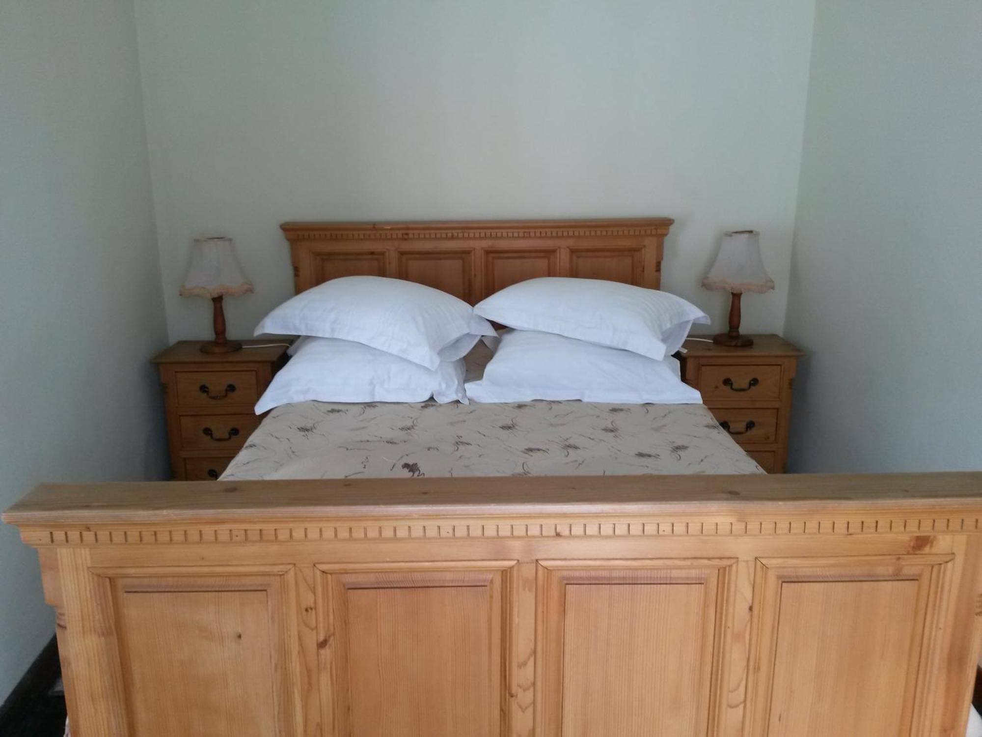 Hotel Segesvár Szoba fotó